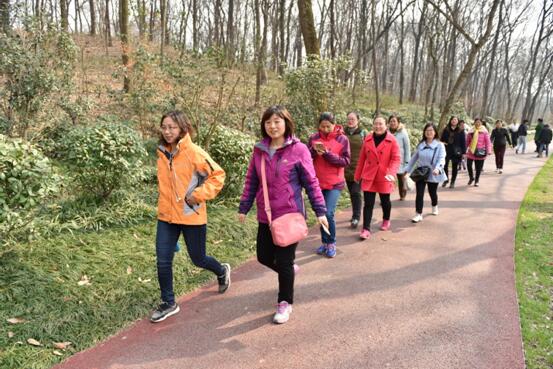 BET体育官方「中国」有限公司工会开展庆三八户外踏青活动
